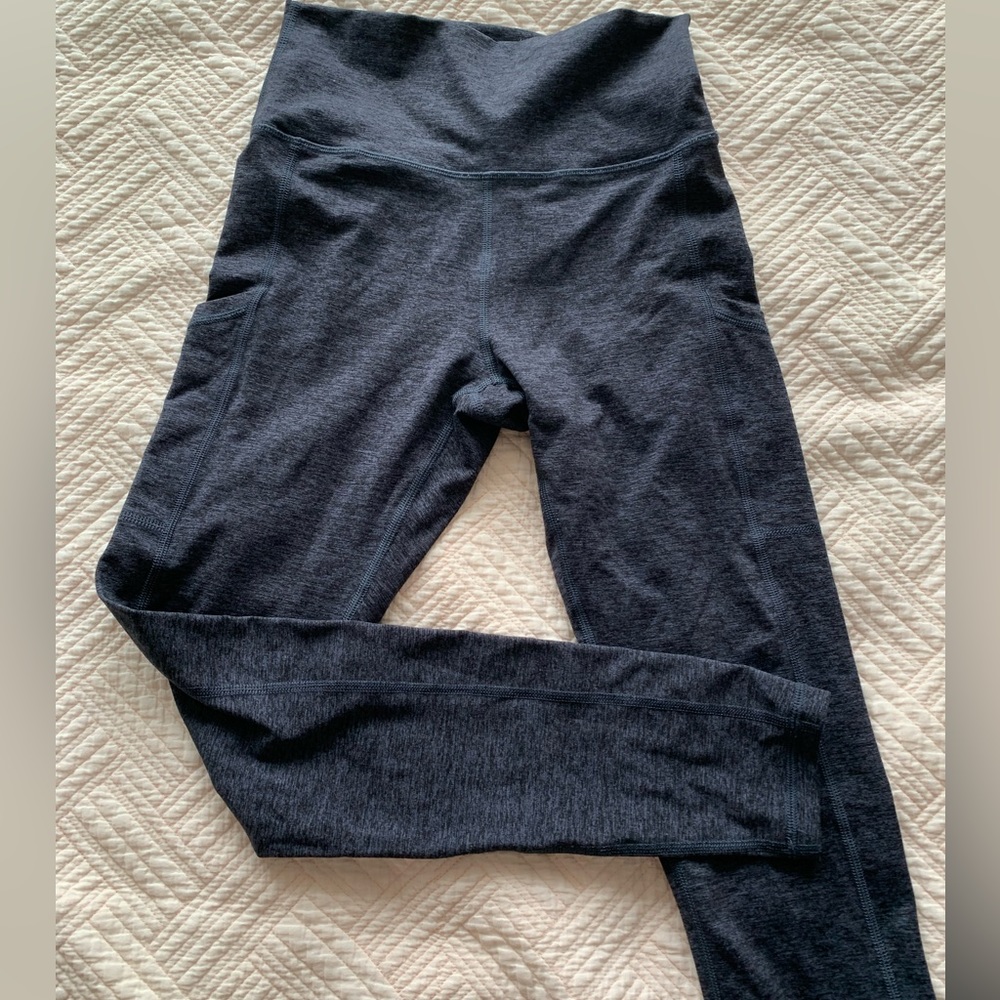 Aerie Offline The Hugger High Rise Gray Leggings in Size Medium